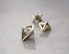 pingente-piramide-prata-com-cristal-natural