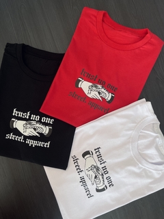 Camiseta Trust No One - Street Apparel - comprar online