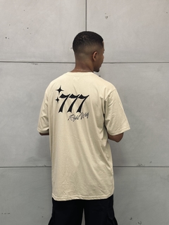 Camiseta Oversized “777 Right Way” - Bege