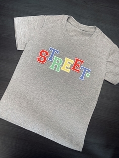 Camiseta Street College Colors - Infantil