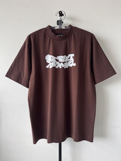 Camiseta Oversized “Crumple” - Marrom na internet