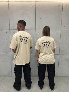 Camiseta Oversized “777 Right Way” - Bege - Street Apparel