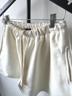 Shorts de Moletom Cursive Logo - Off White na internet