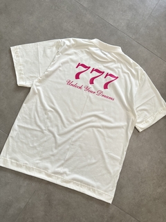 Camiseta Oversized 777 Unlock Your Dreams - Off White - loja online