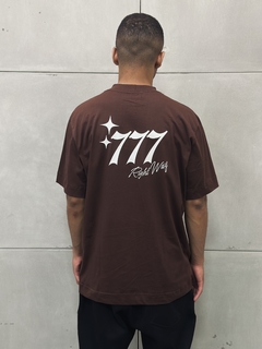 Camiseta Oversized “777 Right Way” - Marrom - comprar online