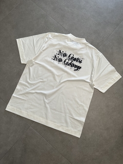 Camiseta Oversized No Guts No Glory Abstract - Off White - Street Apparel