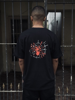Camiseta Oversized “Arachnid” - Halloween Drop - comprar online