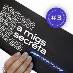 Migs Secreta 03 | 3 Salva-Celulares + 2 Stickers + 1 Phone Strap ou Phone Leash