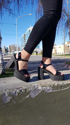 Sandalias LUCRECIA negro - comprar online