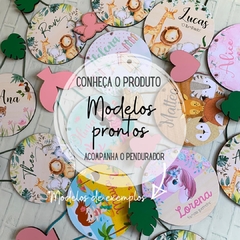 PLACA DECORATIVA MENINA BALANÇO E BORBOLETAS - comprar online