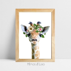 QUADRO UNITÁRIO GIRAFA REALISTA AQUARELA FLORES