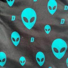 Shorts Summer Masculino Alien na internet