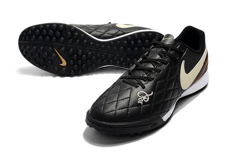 Chuteira Society Nike Tiempo Ronaldinho R10 Pro - Preta