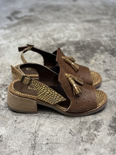 Sandali con pom pom sale