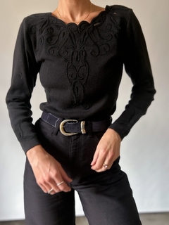 The Embroidered Sweater - comprar online