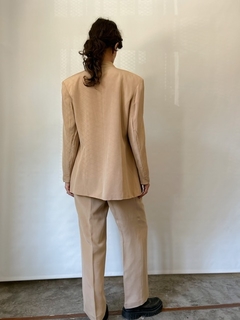 The Champagne Silk Suit - tienda online