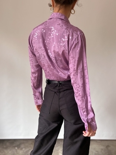 The Lilac Shirt en internet