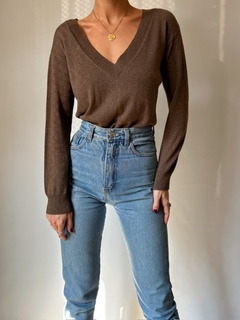 The Brown V Neck Sweater - comprar online