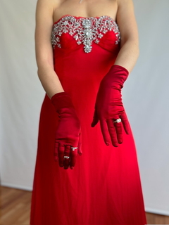 Imagen de The Satin Red Gloves