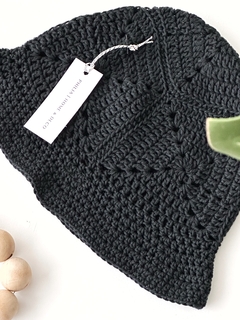 PILUSO CROCHET Negro en internet