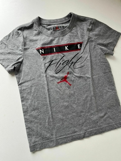 Remera gris Jordan Nike t6/7 a (01)