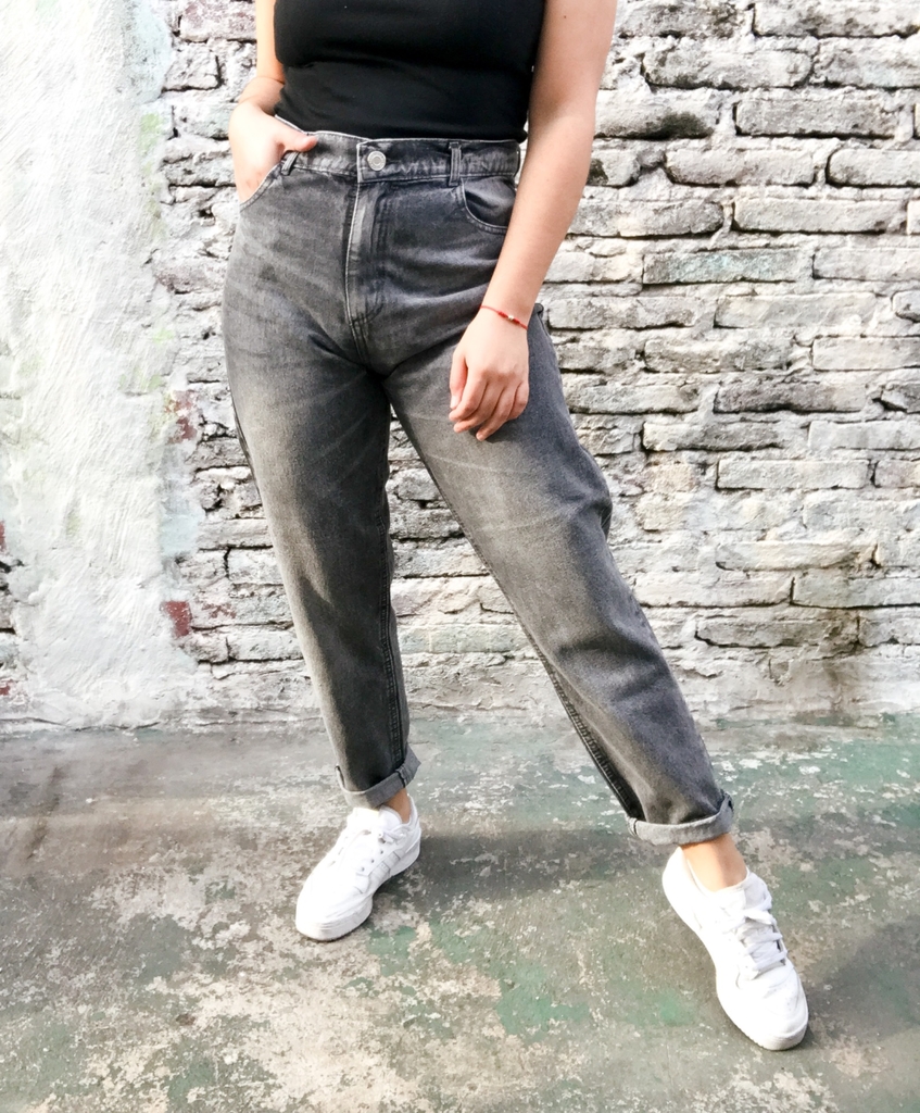 Mom jean gris hot sale