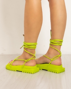 Sandália flatform fresh na internet