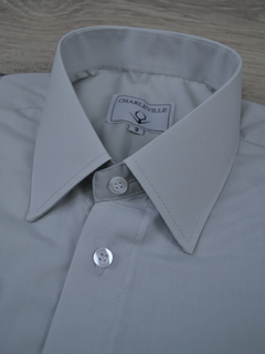 Camisa business cinza claro sem bolso - Charleville Camisaria