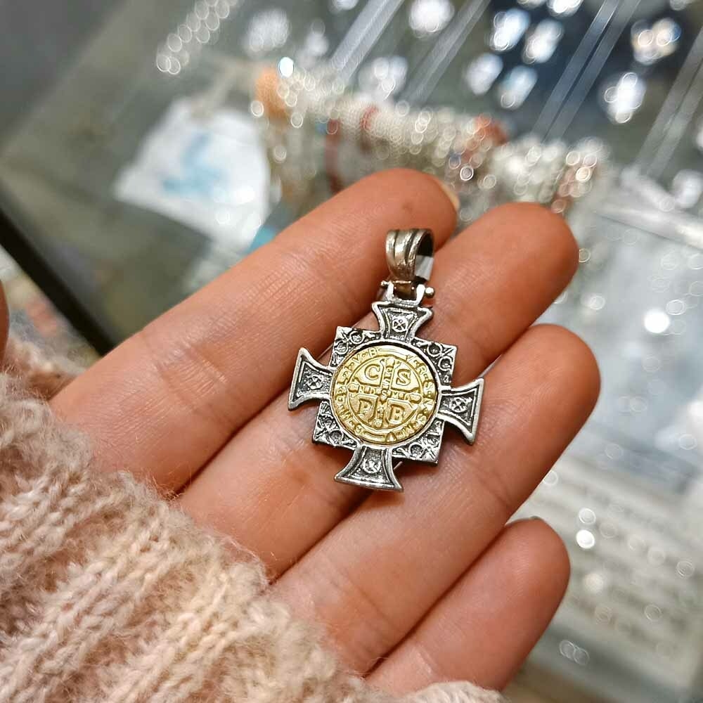 Dije SAN BENITO cruz Abalorios Accesorios