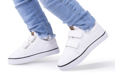 Zapatillas blancas con abrojo niños hot sale