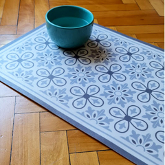 Alfombra vinilica flor gris - comprar online