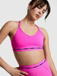 Corpiño Top Fucsia & Negro Breteles Cruzados Pink S 85/90 M 90/95 L 95/100 Victoria's Secret - comprar online