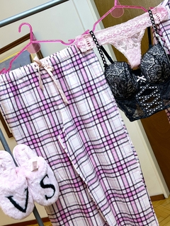 Imagen de Pijama Franela Rosa Cuadrille Lurex Plata S M Linea Signature Victoria's Secret