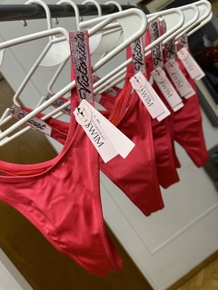 Corpiño Bikini Triángulo Rojo Forrado con Padding Removible Strasses S Swim Collection Victoria's Secret en internet
