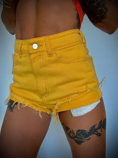SHORT DENIM YELLOW en internet