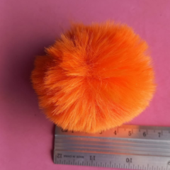 Pompom pelinho liso laranja (5cm) - unidade