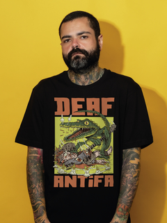 Camiseta "Deaf. Antifa" Collab Marcio Moreno