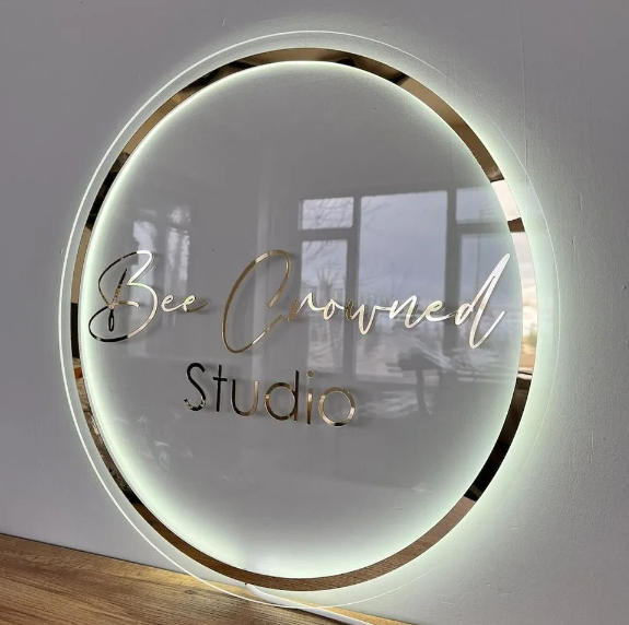 Placa em Acrílico Espelhado Redonda 50cm com Neon LED 1 cor Personalizada sua Logomarca