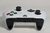 Console Xbox One Fat com 1 controle e os cabos na caixa