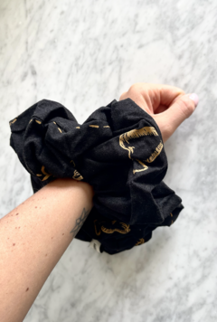 SCRUNCHY HEADBAND lino negra en internet