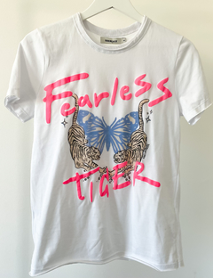 Remera Fearless en internet