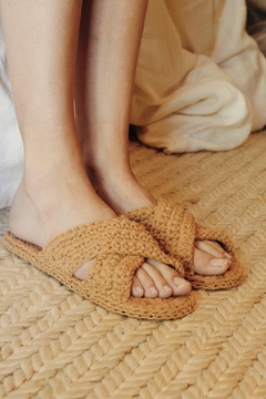 Slippers Calm Cruzadas [Camel]