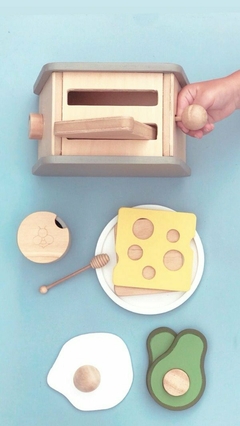 Tostadora de madera con accesorios mini chef - Tienda Dema - Decoración y juguetes para bebes y niños