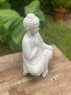 Buda Levitando Proteção - Marmorite (27cm) - comprar online