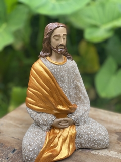 Escultura Jesus Meditando Gesso (19cm)(ATÉ 10 ÚTEIS DIAS PARA PRODUZIR) na internet