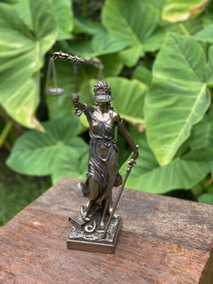 Escultura Dama Justiça - Veronese (30cm) - loja online