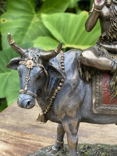 Shiva No Touro Nandhi Estatueta Hinduismo Veronese - Resina (24cm) - comprar online