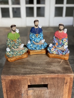 Valor do TRIO - São Francisco de Assis Meditando Lótus 19cm - Zenz Arts