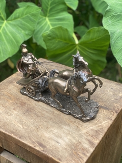 Imagem do Estatueta Biga Romana Gladiador Carruagem Cavalos Veronese