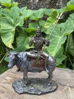 Shiva No Touro Nandhi Estatueta Hinduismo Veronese - Resina (24cm) - loja online